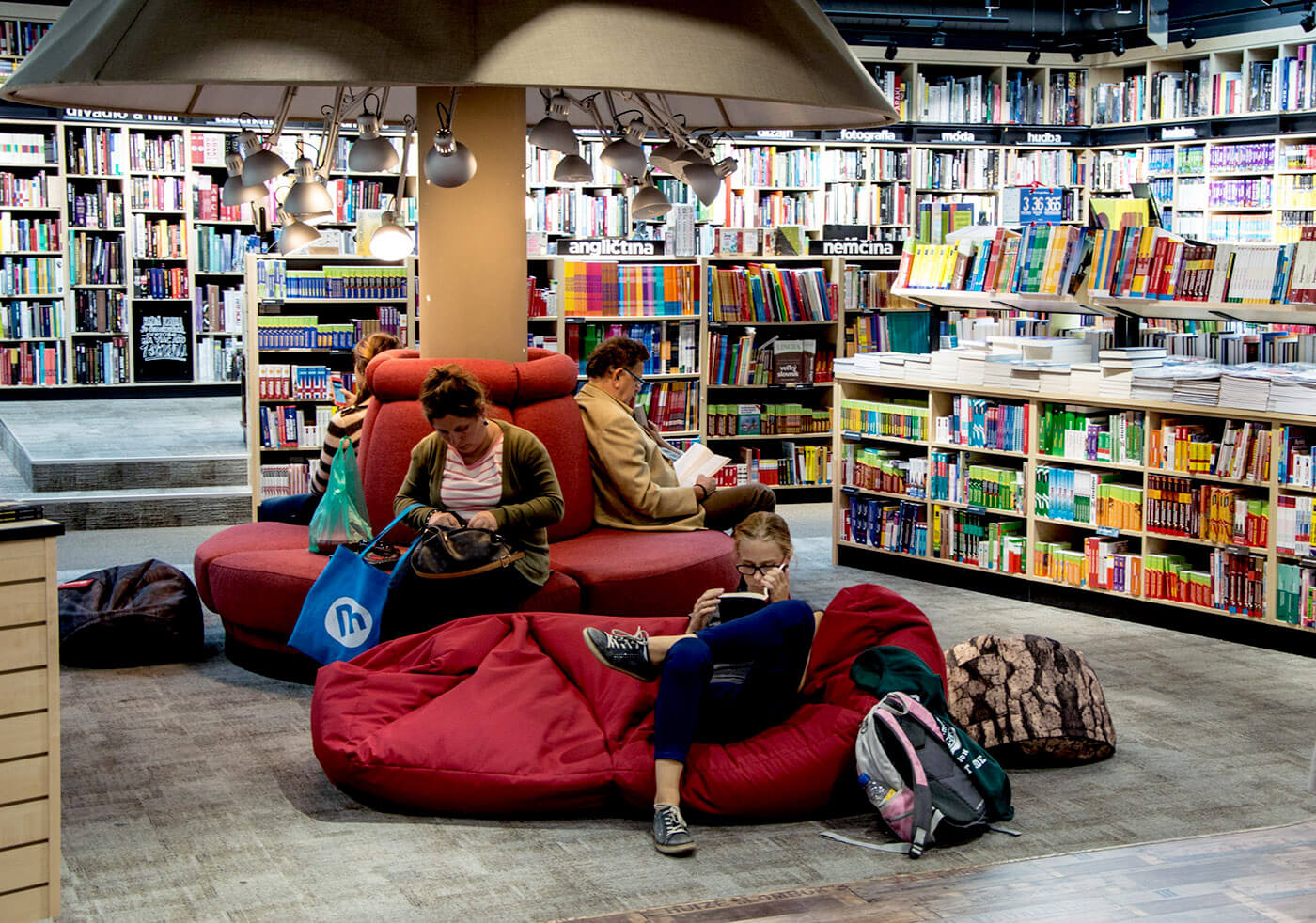 Фото в книжном магазине